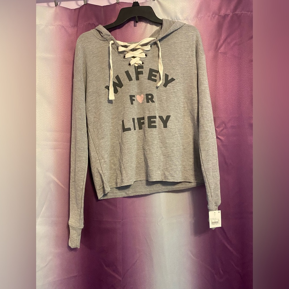 BRAND NEW Wifey for Lifey sweatshirt